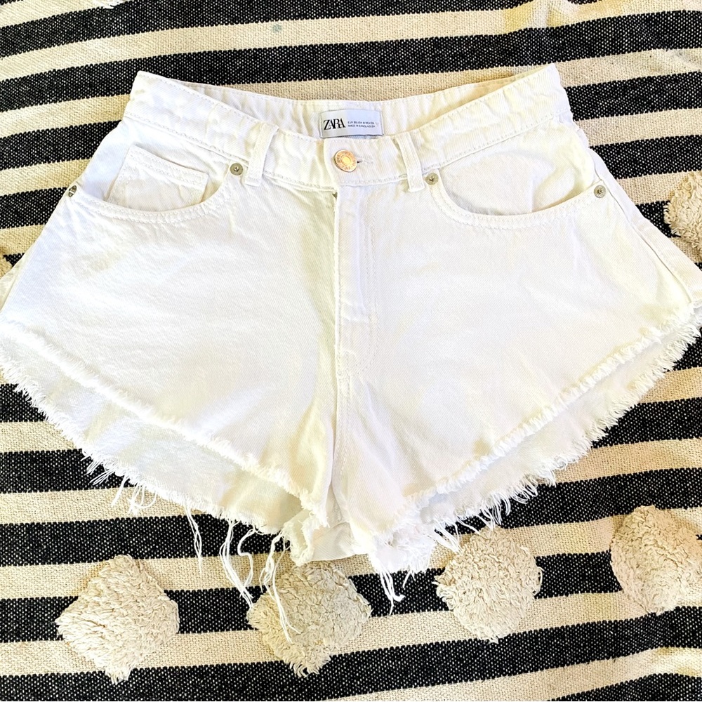 NWOT zara wide leg jeans shorts with raw hem size 4